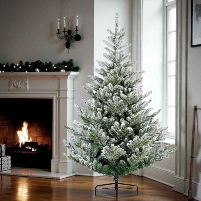 novogodisnja jelka snezna